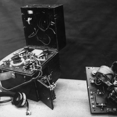 Zender-ontvanger voor draadloze telegrafie, 1916.